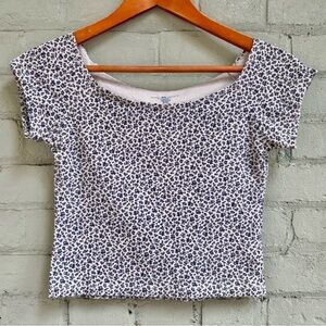 Floral Short Sleeve Crop Top by Brandy Melville